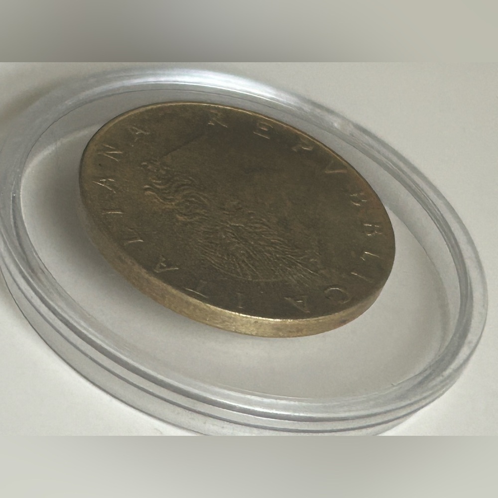 Vintage 1979 Italy 20 Lire Coin Ceres Roman Goddess w/ Case - Picture 5 of 6